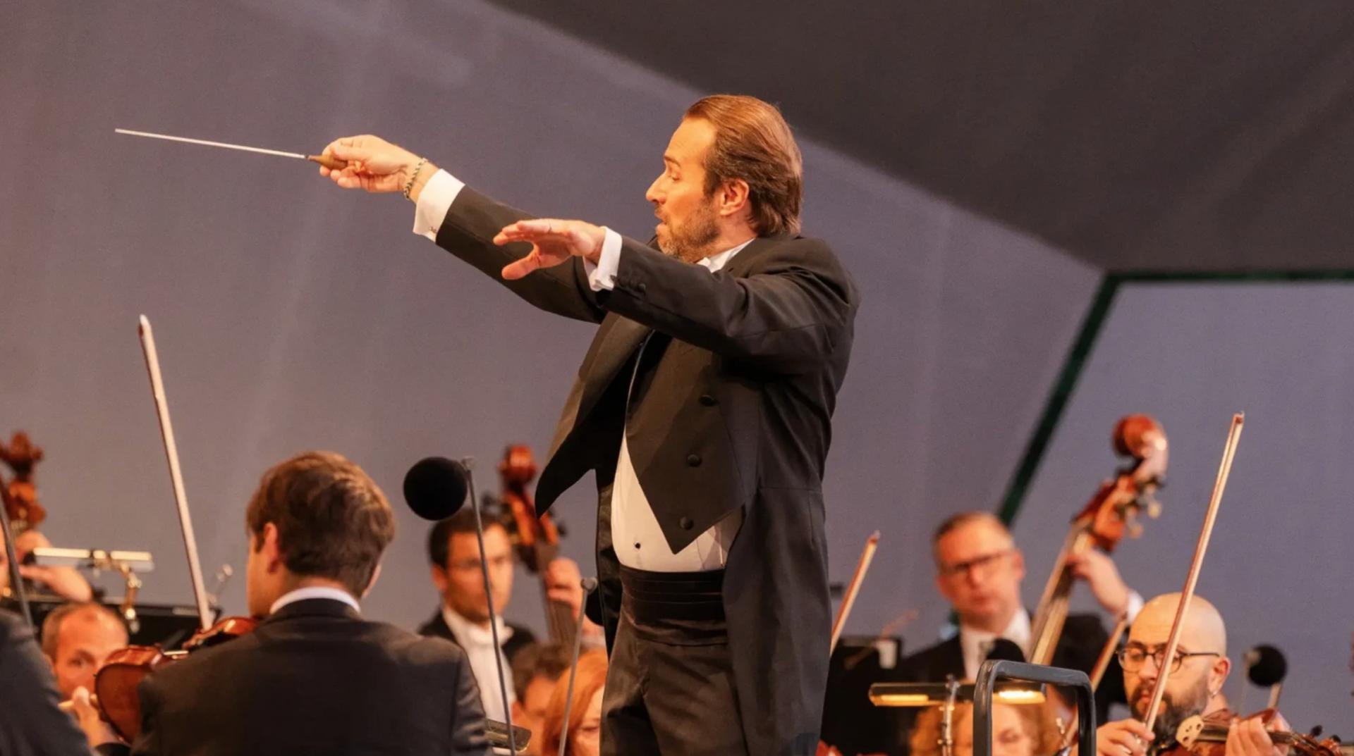 Tonkunstler Orchestra