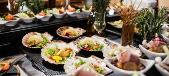 Dinner und Kreuzfahrt mit Folklore-Livemusik und Tanzshow